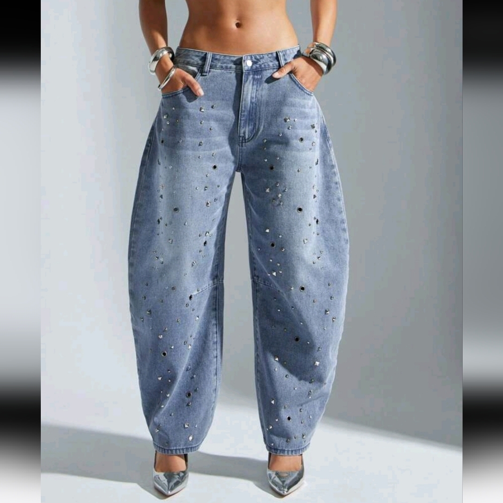 Casual Distressed Denim Jeans With Metal Stud Decor, Curved Blade Leg